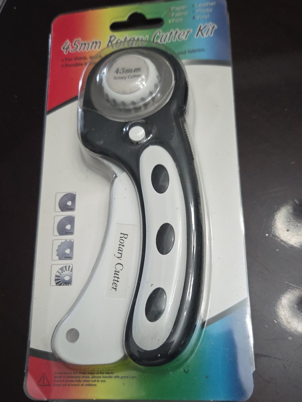 Rotary Cutter Kit – Black and White 45mm Precision Cutter